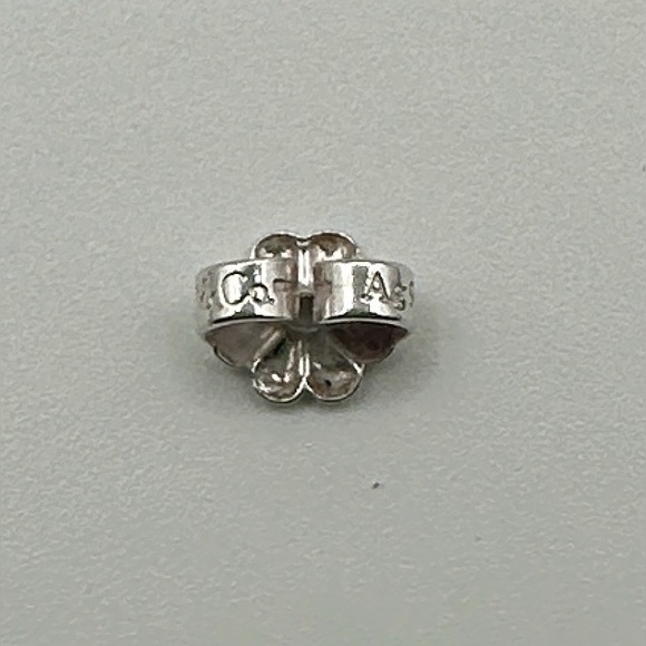 One Tiffany & Co. Silver Heart Earring. Single Earring Only. - Picture 4 of 7